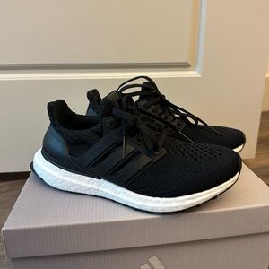 Adidas ultraboost 5.0 DNA Womens 6.5